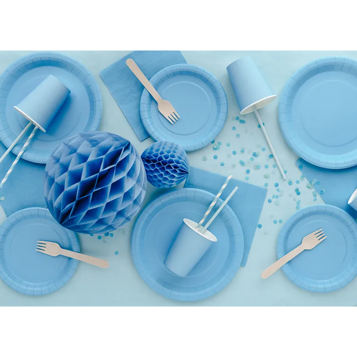 6 Pappteller - Hellblau - 18cm